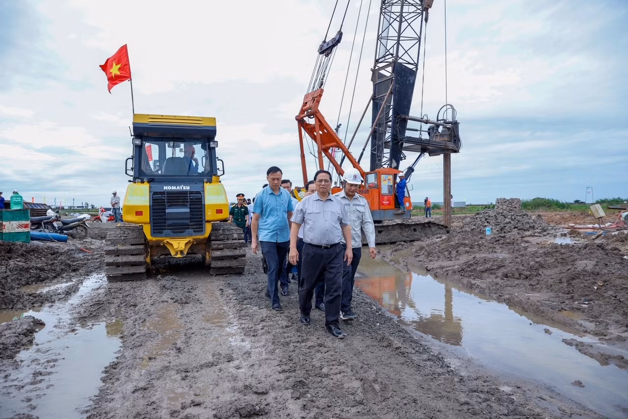 Thủ tướng Phạm Minh Chính thị sát công trường Dự án Thành phần 2 cao tốc Châu Đốc-Cần Thơ-Sóc Trăng tại Nút giao Lộ Tẻ-Rạch Sỏi, xã Thạnh Tiến, huyện Vĩnh Thạnh, Cần Thơ. Thủ tướng Phạm Minh Chính thị sát công trường Dự án Thành phần 2 cao tốc Châu Đốc-Cần Thơ-Sóc Trăng tại Nút giao Lộ Tẻ-Rạch Sỏi, xã Thạnh Tiến, huyện Vĩnh Thạnh, Cần Thơ.