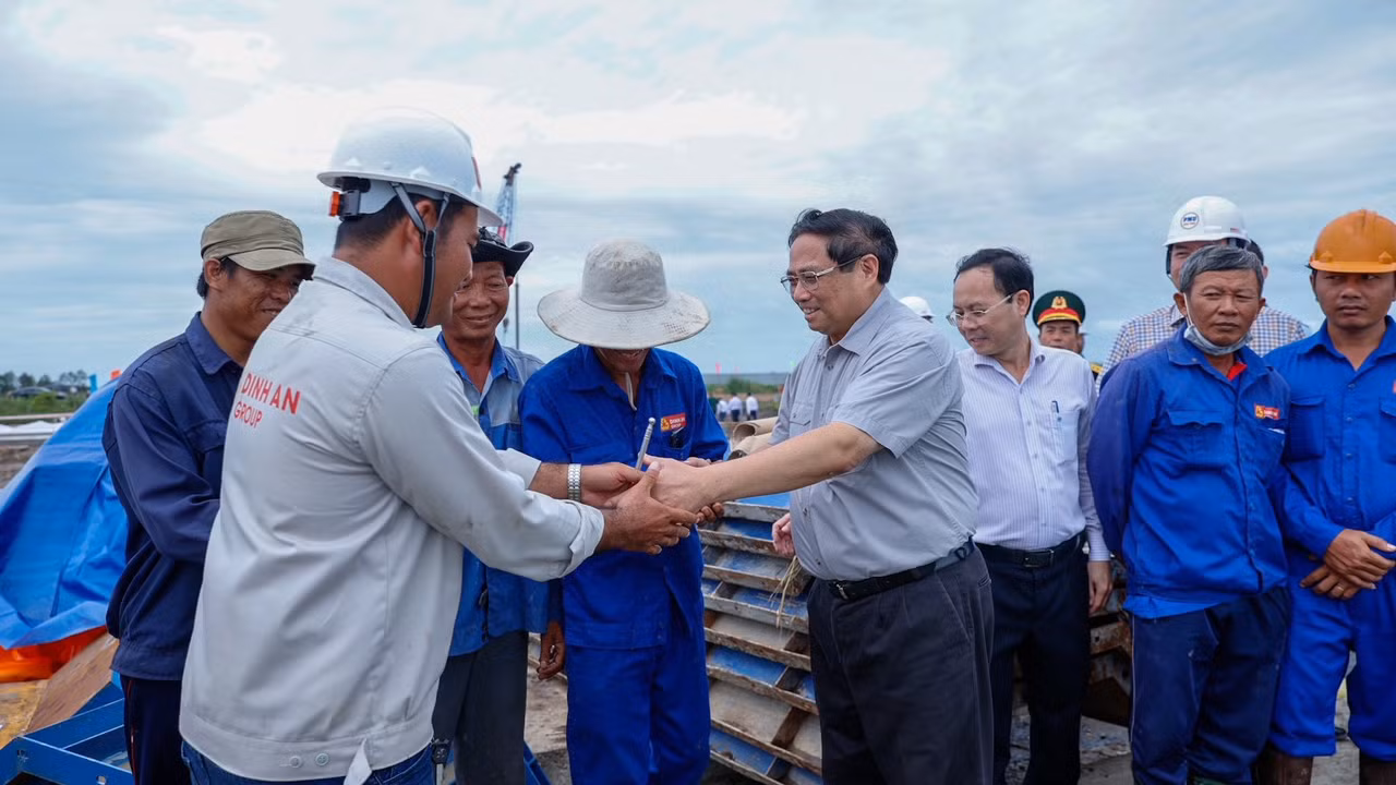 Thủ tướng Phạm Minh Chính kiểm tra Dự án Thành phần 2 cao tốc Châu Đốc-Cần Thơ-Sóc Trăng, tại Nút giao Lộ Tẻ-Rạch Sỏi, xã Thạnh Tiến, huyện Vĩnh Thạnh, Cần Thơ. Thủ tướng Phạm Minh Chính kiểm tra Dự án Thành phần 2 cao tốc Châu Đốc-Cần Thơ-Sóc Trăng, tại Nút giao Lộ Tẻ-Rạch Sỏi, xã Thạnh Tiến, huyện Vĩnh Thạnh, Cần Thơ.