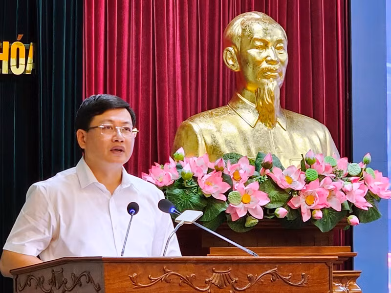 Phó Chủ tịch Ủy ban nhân dân tỉnh Thanh Hóa phát biểu kết luận hội nghị. Phó Chủ tịch Ủy ban nhân dân tỉnh Thanh Hóa phát biểu kết luận hội nghị.