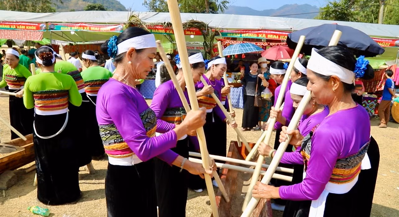 "Vũ điệu" Keeng Loóng dân tộc Thái huyện Mai Châu.