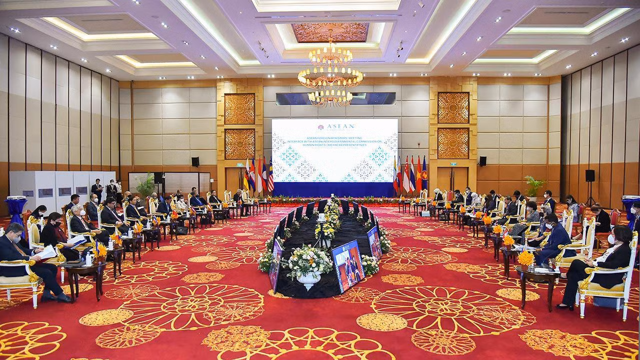 Quang cảnh Phiên đối thoại với AICHR. Quang cảnh Phiên đối thoại với AICHR.