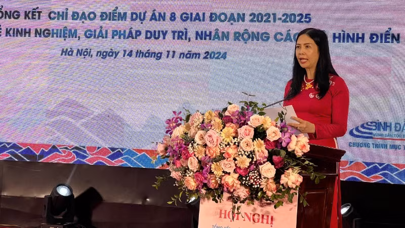 Phó Chủ tịch Hội Liên hiệp Phụ nữ Việt Nam Trần Lan Phương phát biểu khai mạc hội nghị.
