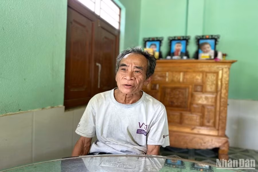 "Bố Đề" vẫn giữ niềm tin, ước mong gặp con, cháu một lần trong giấc mơ. "Bố Đề" vẫn giữ niềm tin, ước mong gặp con, cháu một lần trong giấc mơ.