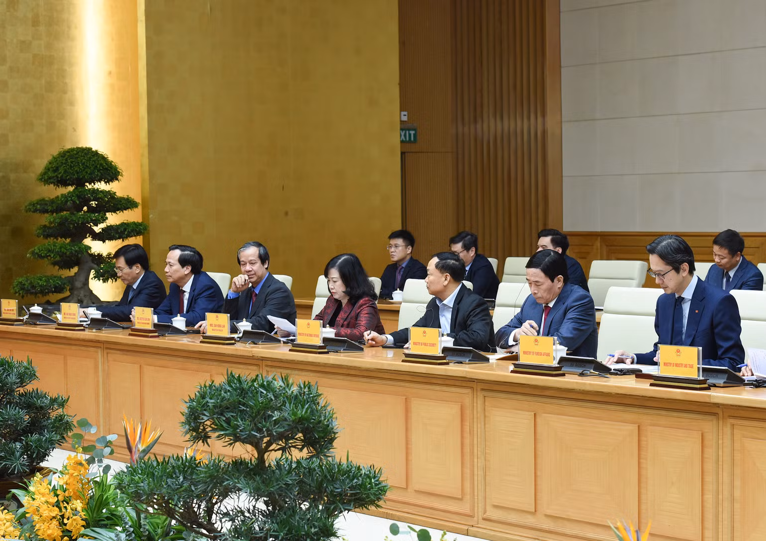 Đại diện lãnh đạo các bộ, ban, ngành của Chính phủ Việt Nam tham dự buổi tiếp. Đại diện lãnh đạo các bộ, ban, ngành của Chính phủ Việt Nam tham dự buổi tiếp.