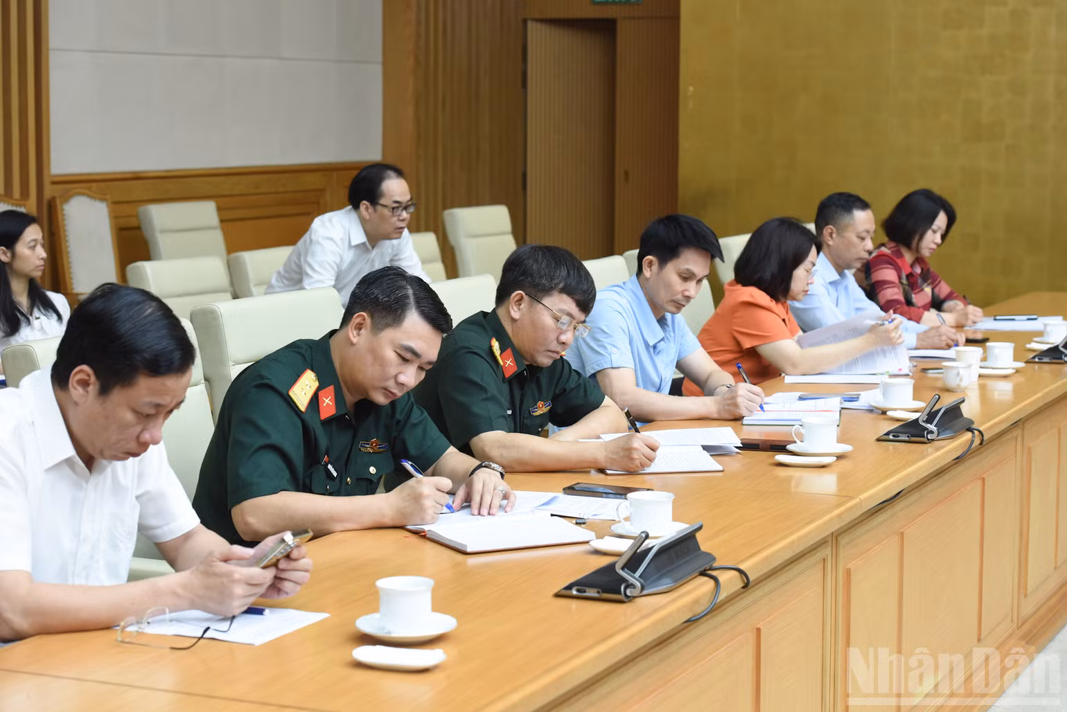Thủ tướng yêu cầu mở một đợt tấn công cao điểm đấu tranh, truy quét, ngăn chặn, đẩy lùi buôn lậu, gian lận thương mại; sản xuất, lưu thông hàng giả, hàng hóa không xuất xứ, vi phạm bản quyền, sở hữu trí tuệ trên phạm vi cả nước. (Ảnh: TRẦN HẢI)