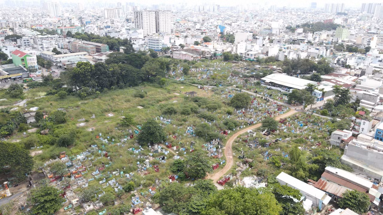 Mọi người dân ở gần đây đều mong chờ khu này sớm được quy hoạch lại để cuộc sống người dân tốt hơn. Mọi người dân ở gần đây đều mong chờ khu này sớm được quy hoạch lại để cuộc sống người dân tốt hơn.