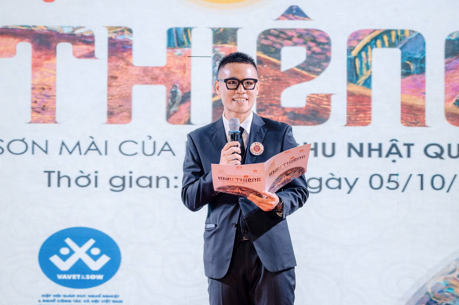 Họa sĩ Chu Nhật Quang phát biểu mở đầu khai mạc triển lãm.