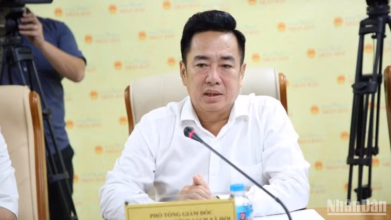 Phó Tổng Giám đốc Ngân hàng Chính sách xã hội Huỳnh Văn Thuận. Phó Tổng Giám đốc Ngân hàng Chính sách xã hội Huỳnh Văn Thuận.