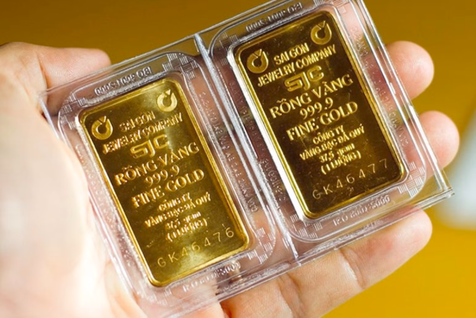 Giá vàng miếng SJC ngày 7/5 "bốc đầu" lên đỉnh 87,5 triệu đồng/lượng. Giá vàng miếng SJC ngày 7/5 "bốc đầu" lên đỉnh 87,5 triệu đồng/lượng.