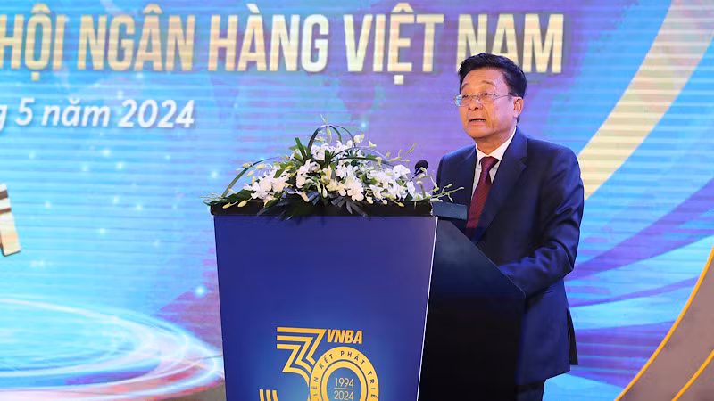 Phó Chủ tịch kiêm Tổng Thư ký Hiệp hội Ngân hàng Nguyễn Quốc Hùng phát biểu.