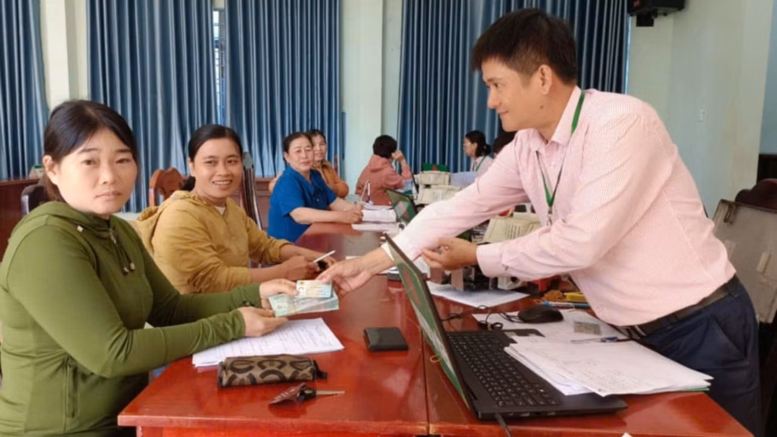 Nguồn vốn tín dụng chính sách đã được chuyển tải đến 100% hộ nghèo, gia đình đồng bào dân tộc thiểu số khó khăn.