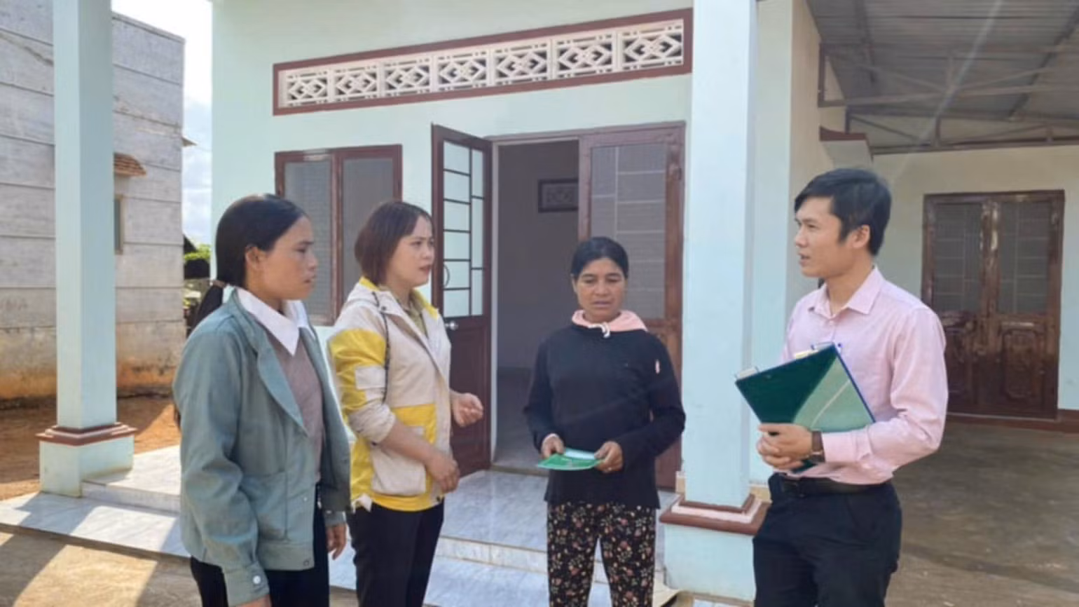 Nguồn vốn tín dụng chính sách đã giúp hơn 2.100 hộ đồng bào dân tộc thiểu số thuộc hộ nghèo ở Gia Lai xây dựng nhà ở khang trang, kiên cố.