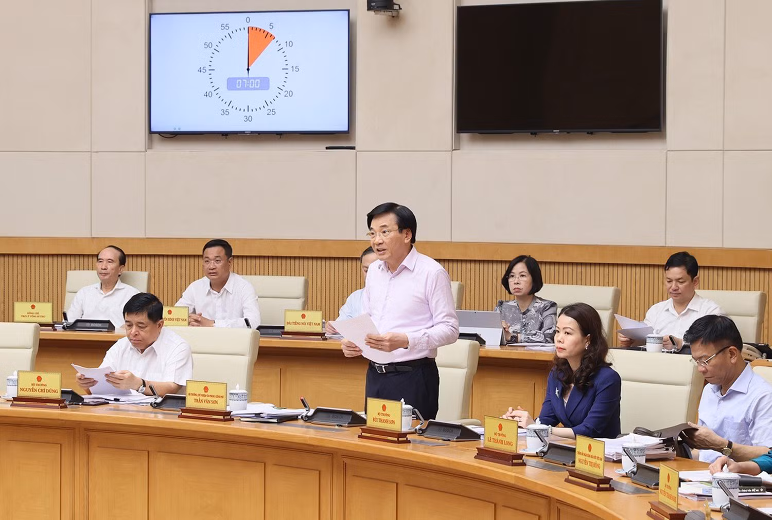 Bộ trưởng, Chủ nhiệm Văn phòng Chính phủ Trần Văn Sơn phát biểu. Bộ trưởng, Chủ nhiệm Văn phòng Chính phủ Trần Văn Sơn phát biểu.