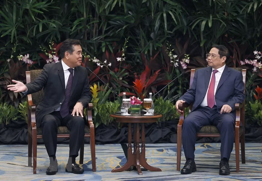 Cũng trong sáng 10/2, Thủ tướng Phạm Minh Chính tiếp lãnh đạo một số doanh nghiệp của Singapore đến chào xã giao. Thủ tướng Phạm Minh Chính tiếp ông Lee Chong Min, Chủ tịch Quỹ Đầu tư CMIA. Cũng trong sáng 10/2, Thủ tướng Phạm Minh Chính tiếp lãnh đạo một số doanh nghiệp của Singapore đến chào xã giao. Thủ tướng Phạm Minh Chính tiếp ông Lee Chong Min, Chủ tịch Quỹ Đầu tư CMIA.