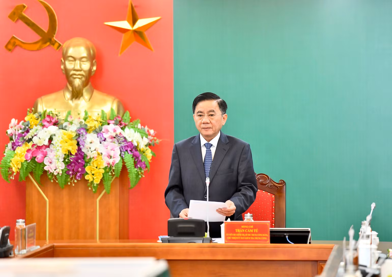 Đồng chí Trần Cẩm Tú phát biểu tại buổi gặp mặt. Đồng chí Trần Cẩm Tú phát biểu tại buổi gặp mặt.