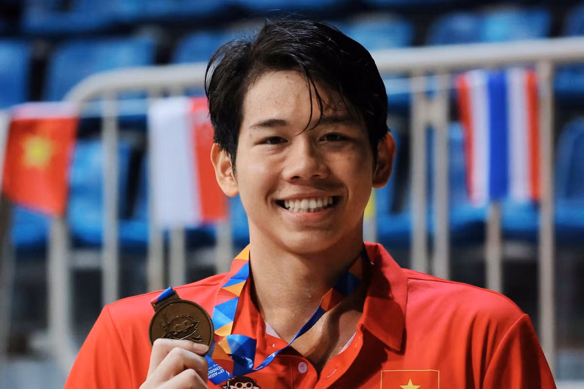 Vận động viên Nguyễn Quang Thuấn giành cú đúp vàng trong ngày thi đấu 6/6 ở nội dung 200m bơi bướm nam và 1.500m bơi tự do nam. Vận động viên Nguyễn Quang Thuấn giành cú đúp vàng trong ngày thi đấu 6/6 ở nội dung 200m bơi bướm nam và 1.500m bơi tự do nam.