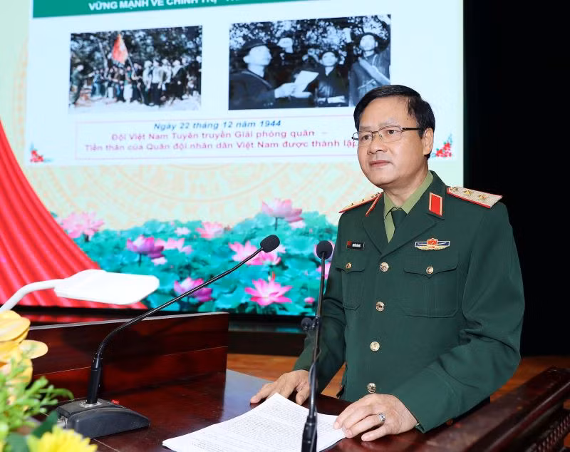 Trung tướng Nguyễn Văn Đức, Cục trưởng Cục Tuyên huấn phát biểu khai mạc Hội thảo. Trung tướng Nguyễn Văn Đức, Cục trưởng Cục Tuyên huấn phát biểu khai mạc Hội thảo.