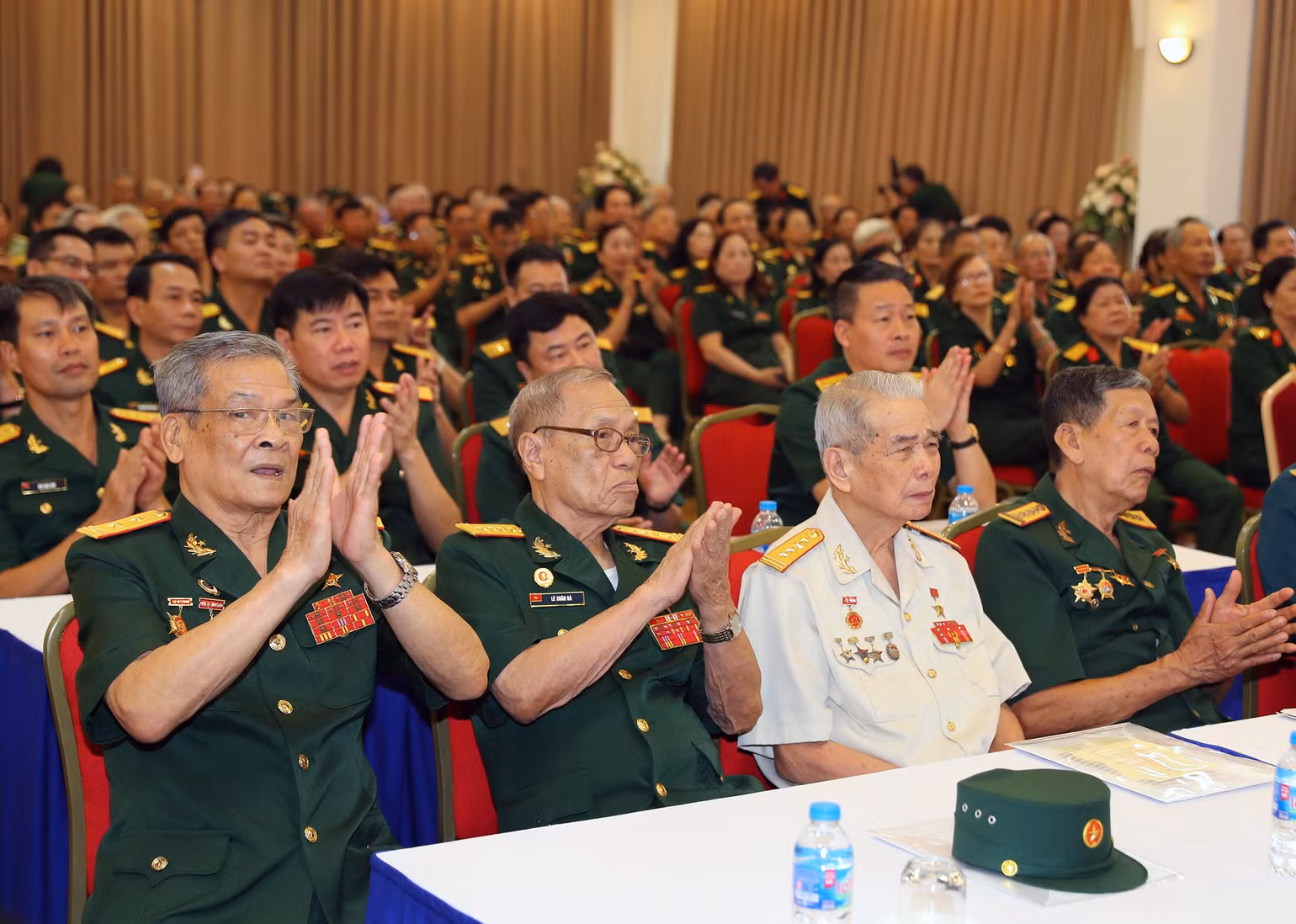 Các đại biểu tham dự buổi lễ. Ảnh: TRỌNG ĐỨC