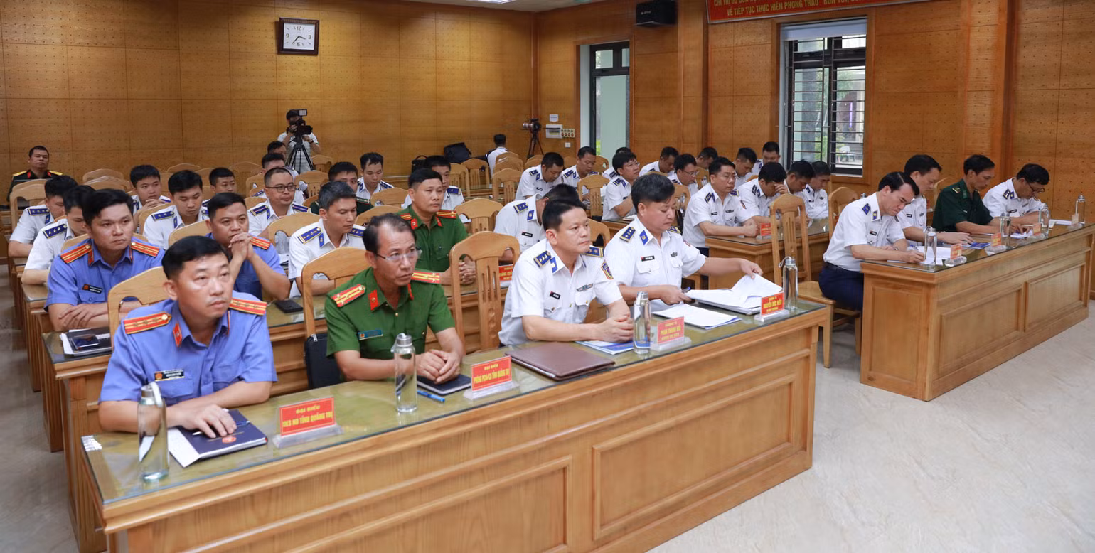 Các đại biểu tham dự hội nghị tổng kết chuyên án 123M.