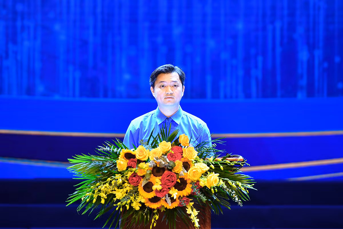 Đồng chí Nguyễn Minh Triết phát biểu ý kiến tại buổi lễ.