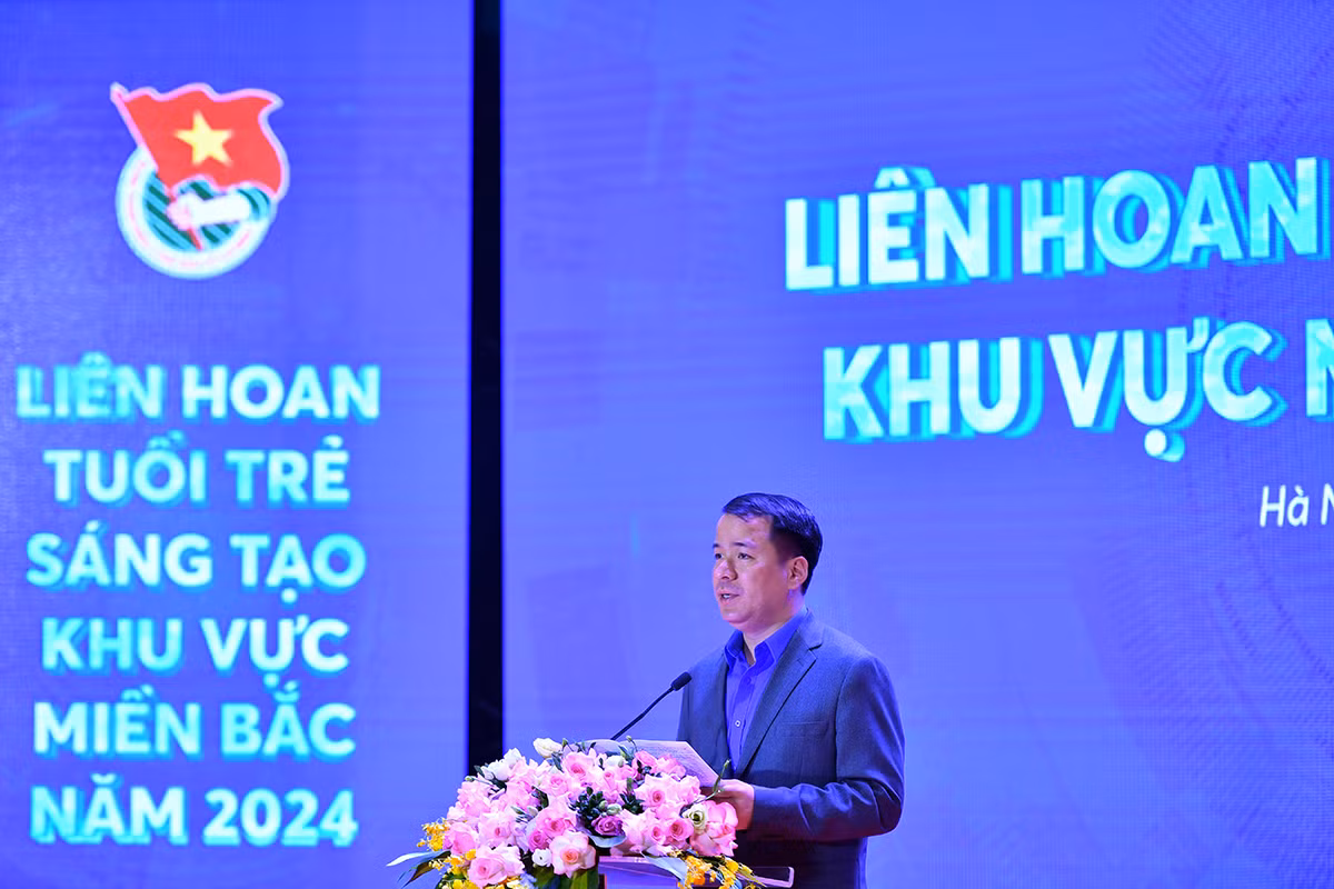 Đồng chí Ngô Văn Cương phát biểu ý kiến tại Liên hoan. Đồng chí Ngô Văn Cương phát biểu ý kiến tại Liên hoan.