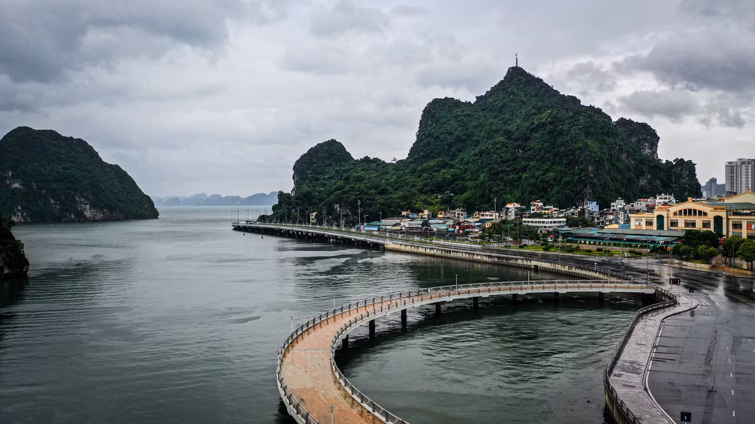 [Live] Bão số 3 di chuyển về phía Tây Bắc Bộ và suy yếu thành áp thấp nhiệt đới ảnh 17