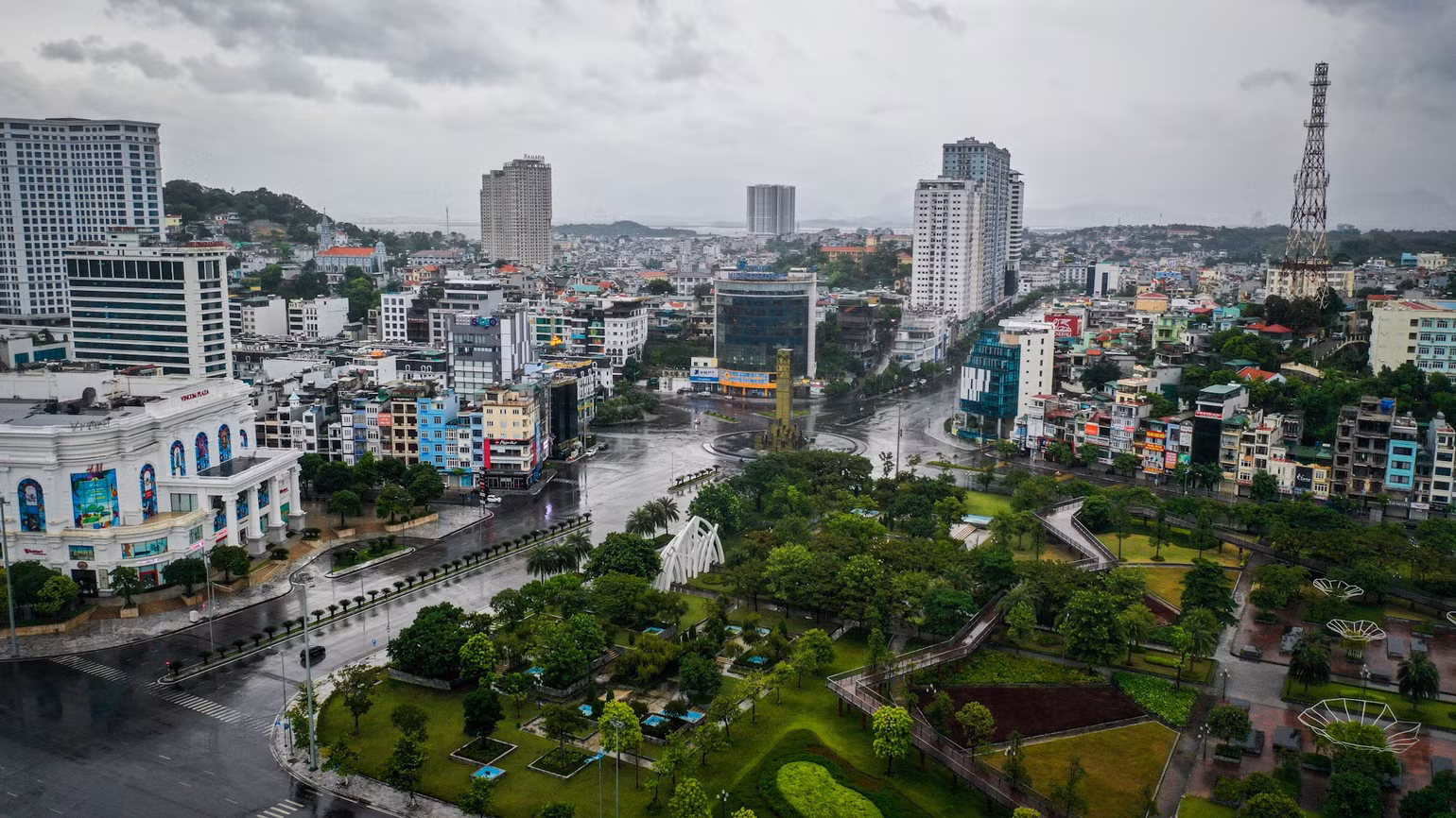 [Live] Bão số 3 di chuyển về phía Tây Bắc Bộ và suy yếu thành áp thấp nhiệt đới ảnh 16