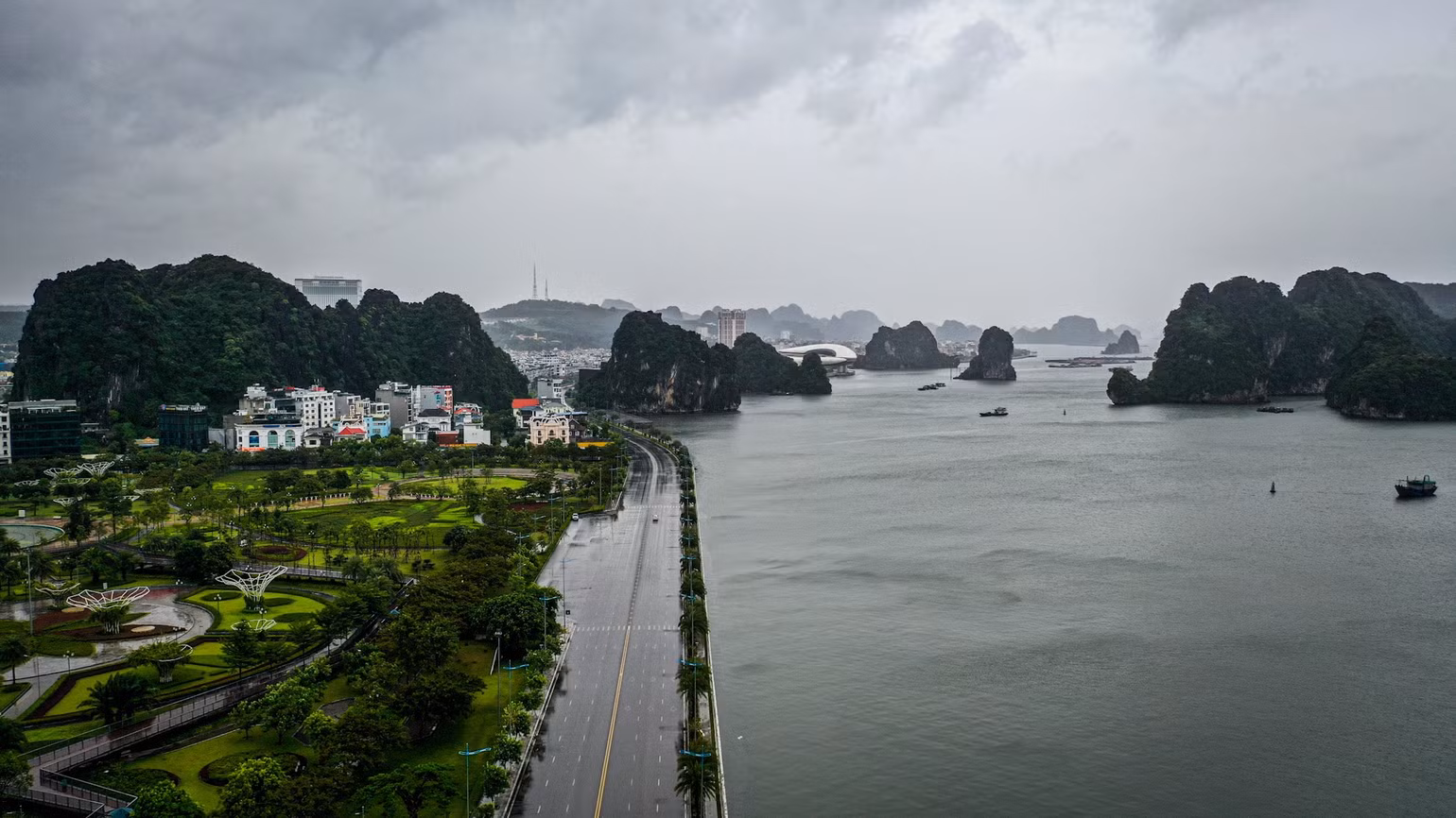 [Live] Bão số 3 di chuyển về phía Tây Bắc Bộ và suy yếu thành áp thấp nhiệt đới ảnh 18