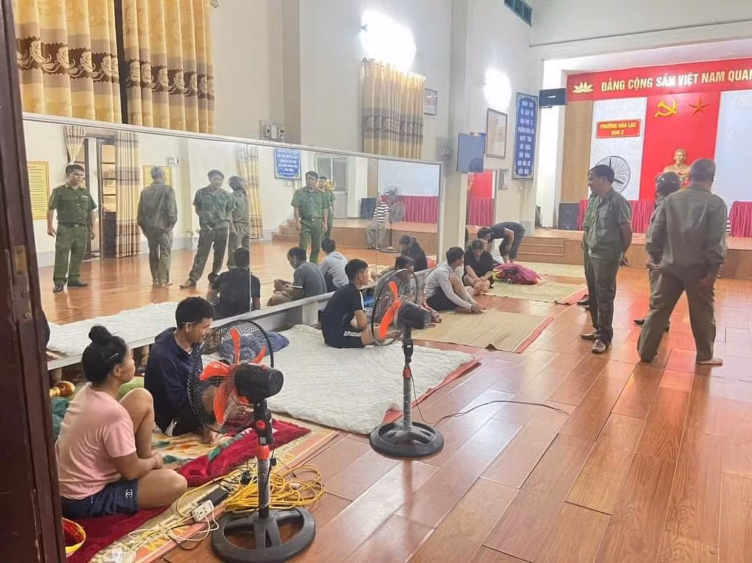 [Live] Bão số 3 di chuyển về phía Tây Bắc Bộ và suy yếu thành áp thấp nhiệt đới ảnh 10