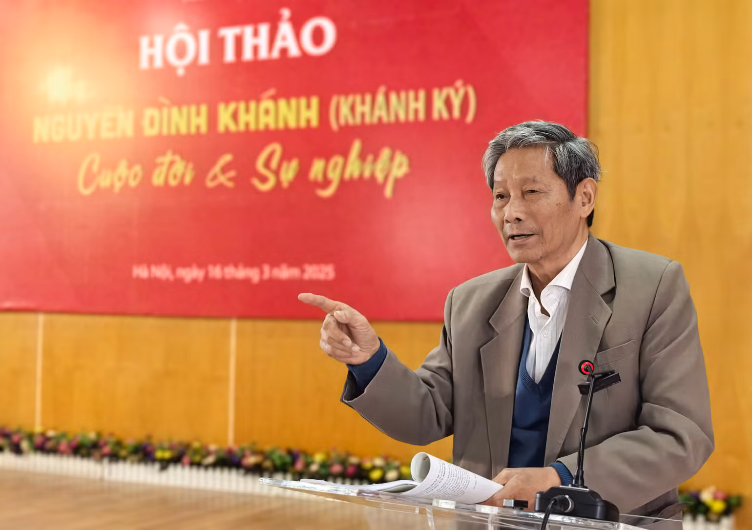 Nhà báo, Nghệ sĩ Nhiếp ảnh Chu Chí Thành khẳng định, Khánh Ký là một doanh nhân tài giỏi, bậc thầy ảnh nghệ thuật, ảnh báo chí. Nhà báo, Nghệ sĩ Nhiếp ảnh Chu Chí Thành khẳng định, Khánh Ký là một doanh nhân tài giỏi, bậc thầy ảnh nghệ thuật, ảnh báo chí.