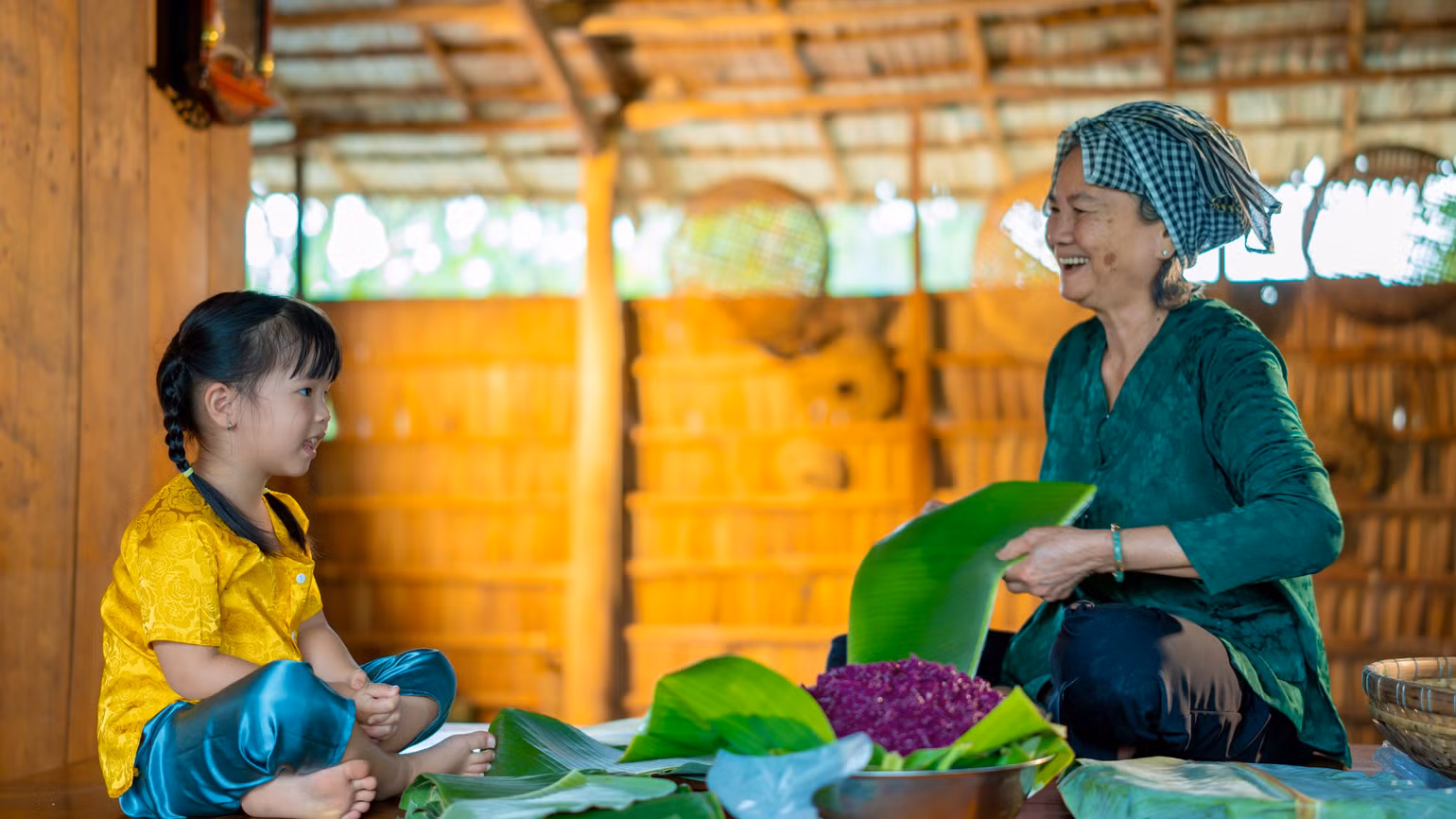 Những nghệ nhân không chỉ duy trì nghề truyền thống mà còn là người gìn giữ và phát huy giá trị văn hóa ẩm thực Nam Bộ, truyền lại tinh hoa cho thế hệ kế thừa. Những nghệ nhân không chỉ duy trì nghề truyền thống mà còn là người gìn giữ và phát huy giá trị văn hóa ẩm thực Nam Bộ, truyền lại tinh hoa cho thế hệ kế thừa.