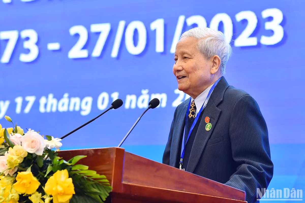 Nguyên Tổng Biên tập Báo Nhân Dân Hà Đăng, thành viên Đoàn đàm phán Chính phủ Cách mạng lâm thời Cộng hòa miền nam Việt Nam, phát biểu tại Lễ kỷ niệm. (Ảnh: Thủy Nguyên) Nguyên Tổng Biên tập Báo Nhân Dân Hà Đăng, thành viên Đoàn đàm phán Chính phủ Cách mạng lâm thời Cộng hòa miền nam Việt Nam, phát biểu tại Lễ kỷ niệm. (Ảnh: Thủy Nguyên)