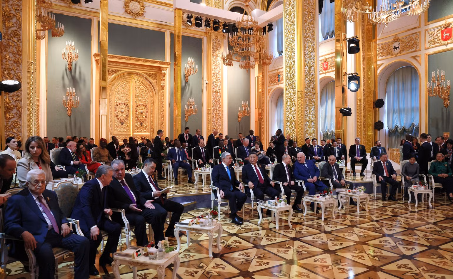 Tổng thống Putin và các vị khách mời tại buổi hòa nhạc. (Ảnh: Kremlin.ru) Tổng thống Putin và các vị khách mời tại buổi hòa nhạc. (Ảnh: Kremlin.ru)