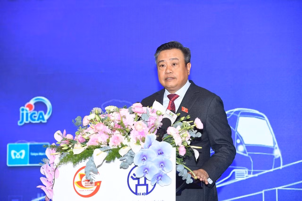 Chủ tịch UBND Thành phố Hà Nội phát biểu khai mạc hội thảo. Chủ tịch UBND Thành phố Hà Nội phát biểu khai mạc hội thảo.