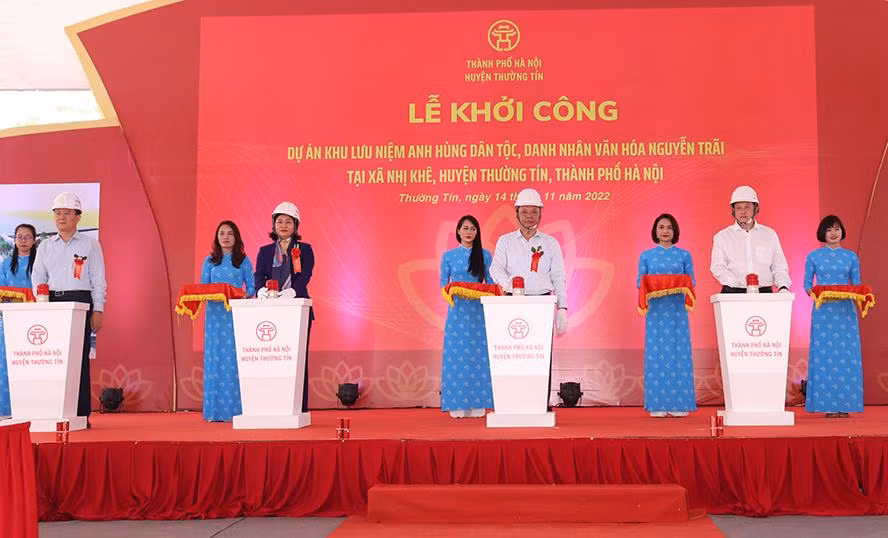 Lãnh đạo thành phố Hà Nội khởi công Dự án khu lưu niệm anh hùng dân tộc, danh nhân văn hóa thế giới Nguyễn Trãi tại xã Nhị Khê, huyện Thường Tín, Hà Nội. Lãnh đạo thành phố Hà Nội khởi công Dự án khu lưu niệm anh hùng dân tộc, danh nhân văn hóa thế giới Nguyễn Trãi tại xã Nhị Khê, huyện Thường Tín, Hà Nội.