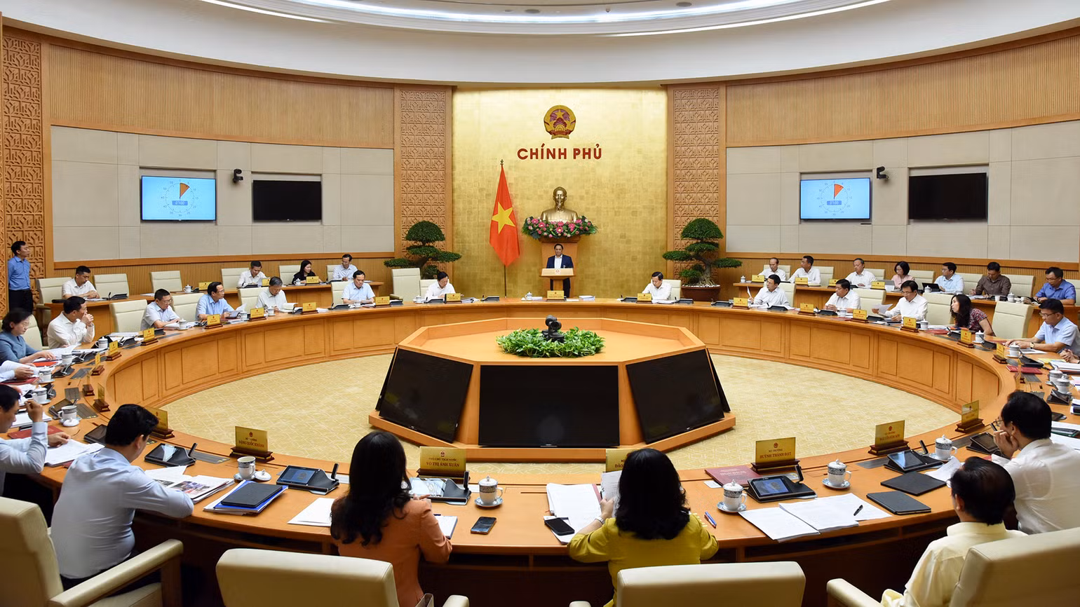Quang cảnh phiên họp.