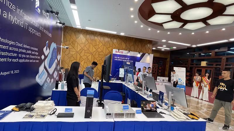 Một số sản phẩm công nghệ số, kỹ thuật số được giới thiệu tại hội nghị. Một số sản phẩm công nghệ số, kỹ thuật số được giới thiệu tại hội nghị.