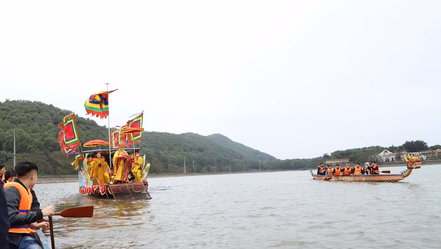 Khai hội mùa xuân Côn Sơn-Kiếp Bạc ảnh 3 Khai hội mùa xuân Côn Sơn-Kiếp Bạc ảnh 3