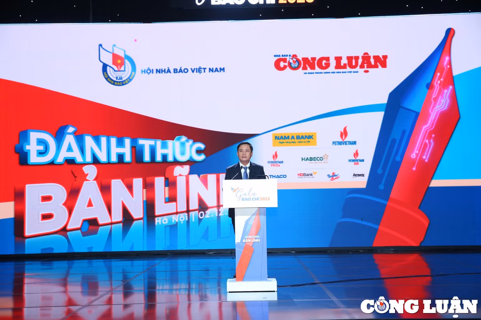 Nhà báo Lê Trần Nguyên Huy phát biểu khai mạc Chương trình. Nhà báo Lê Trần Nguyên Huy phát biểu khai mạc Chương trình.