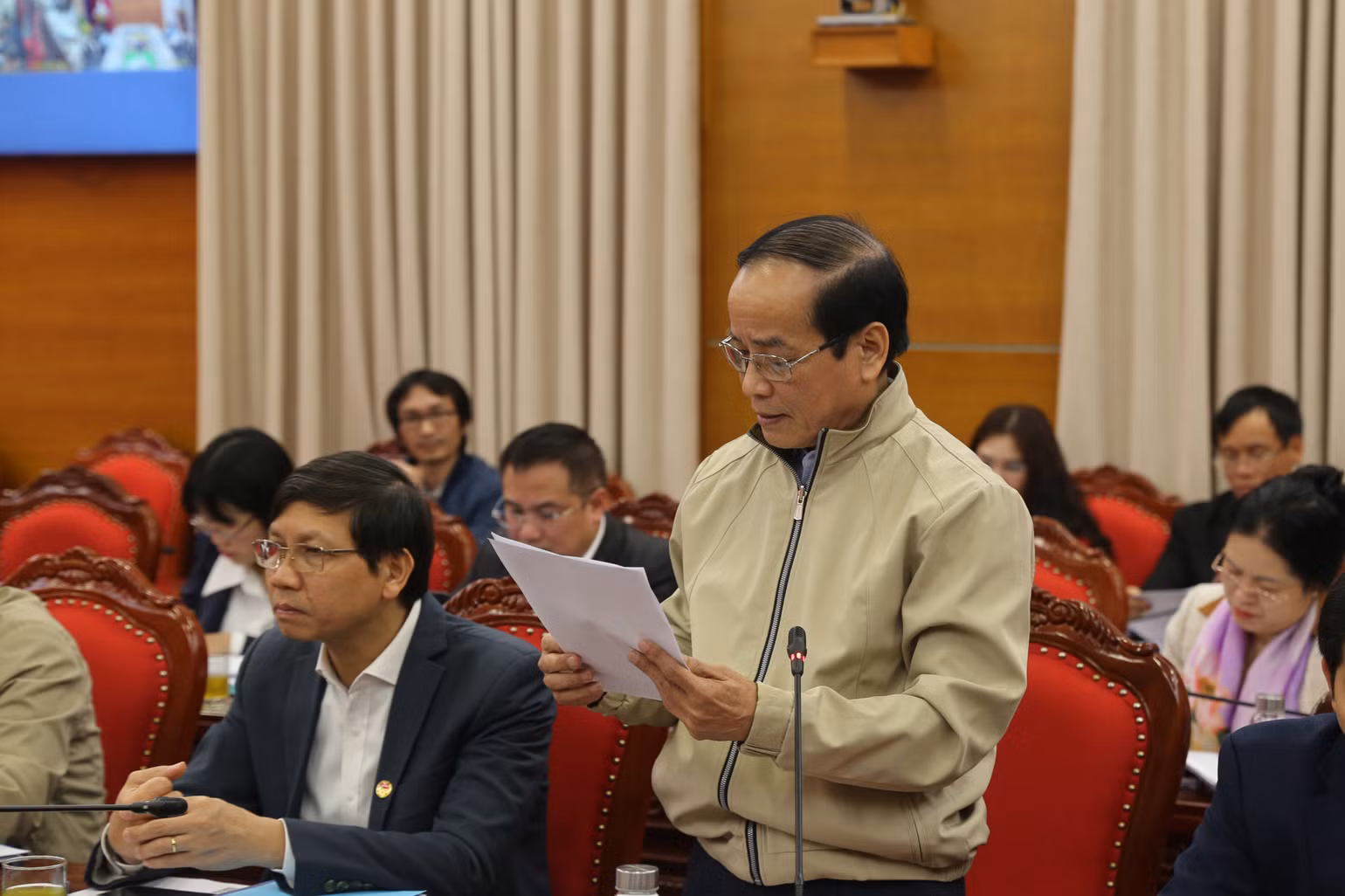 Các đại biểu trình bày tham luận tại hội thảo. (Ảnh: HẢI ĐĂNG)
