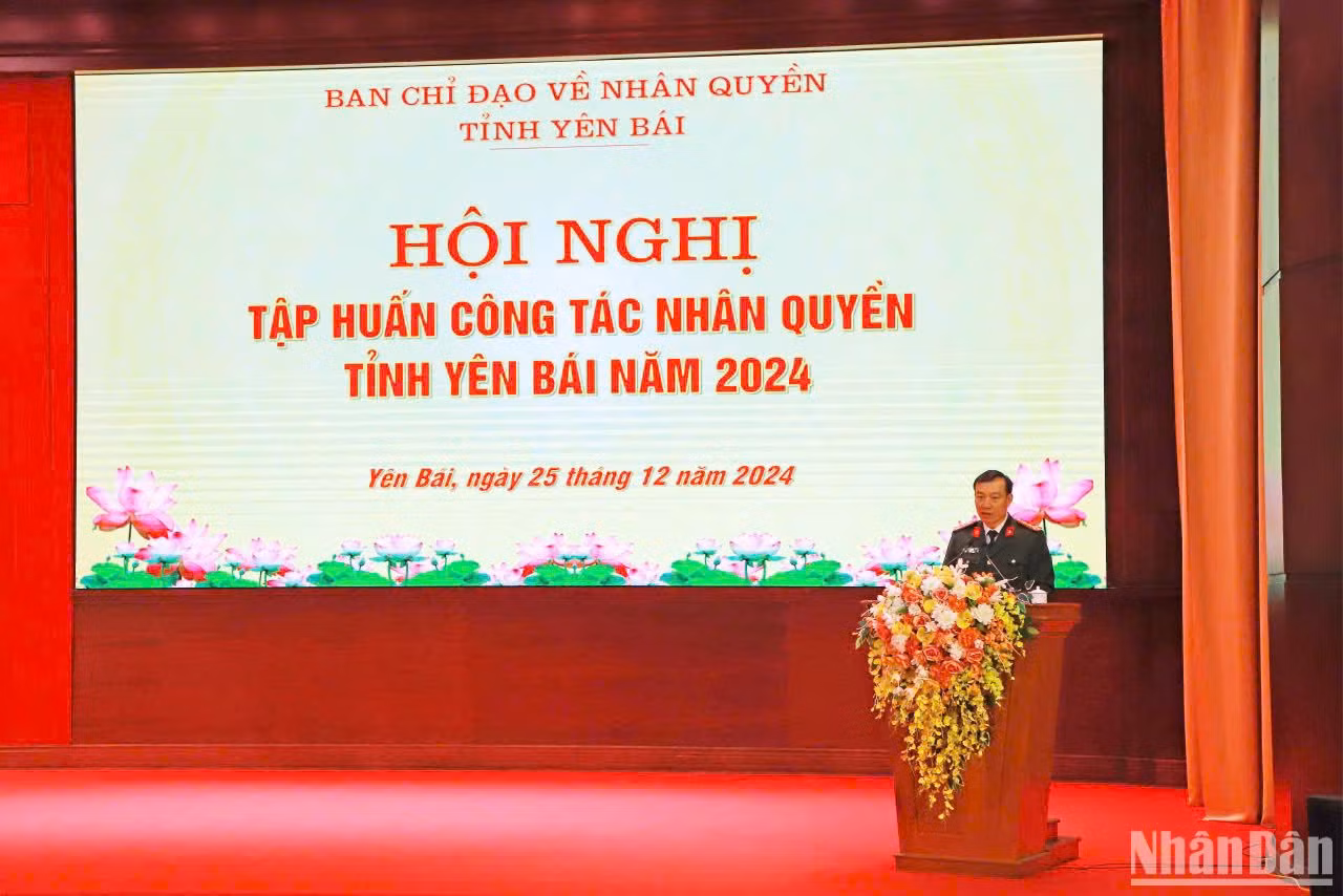 Đại tá Đinh Xuân Thiệp, Phó Giám đốc Công an tỉnh Yên Bái phát biểu tại hội nghị. (Ảnh: Ban tổ chức) Đại tá Đinh Xuân Thiệp, Phó Giám đốc Công an tỉnh Yên Bái phát biểu tại hội nghị. (Ảnh: Ban tổ chức)