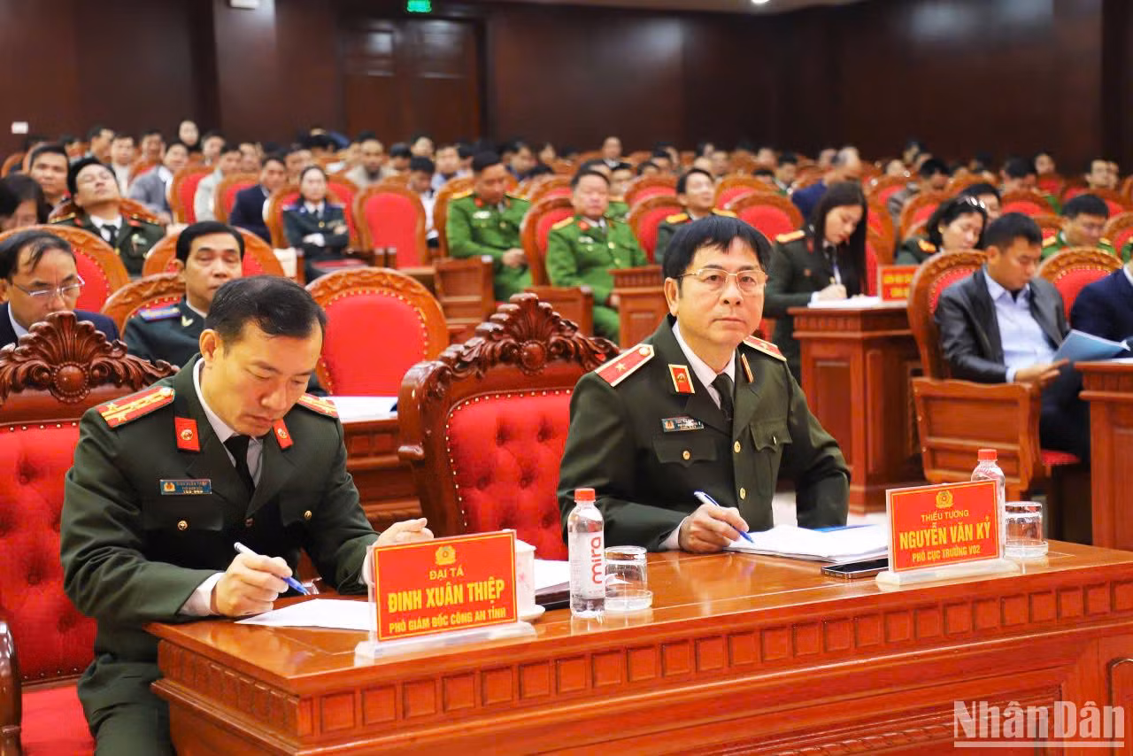 Các đại biểu lắng nghe những chuyên đề được trình bày tại hội nghị. (Ảnh: Ban tổ chức) Các đại biểu lắng nghe những chuyên đề được trình bày tại hội nghị. (Ảnh: Ban tổ chức)