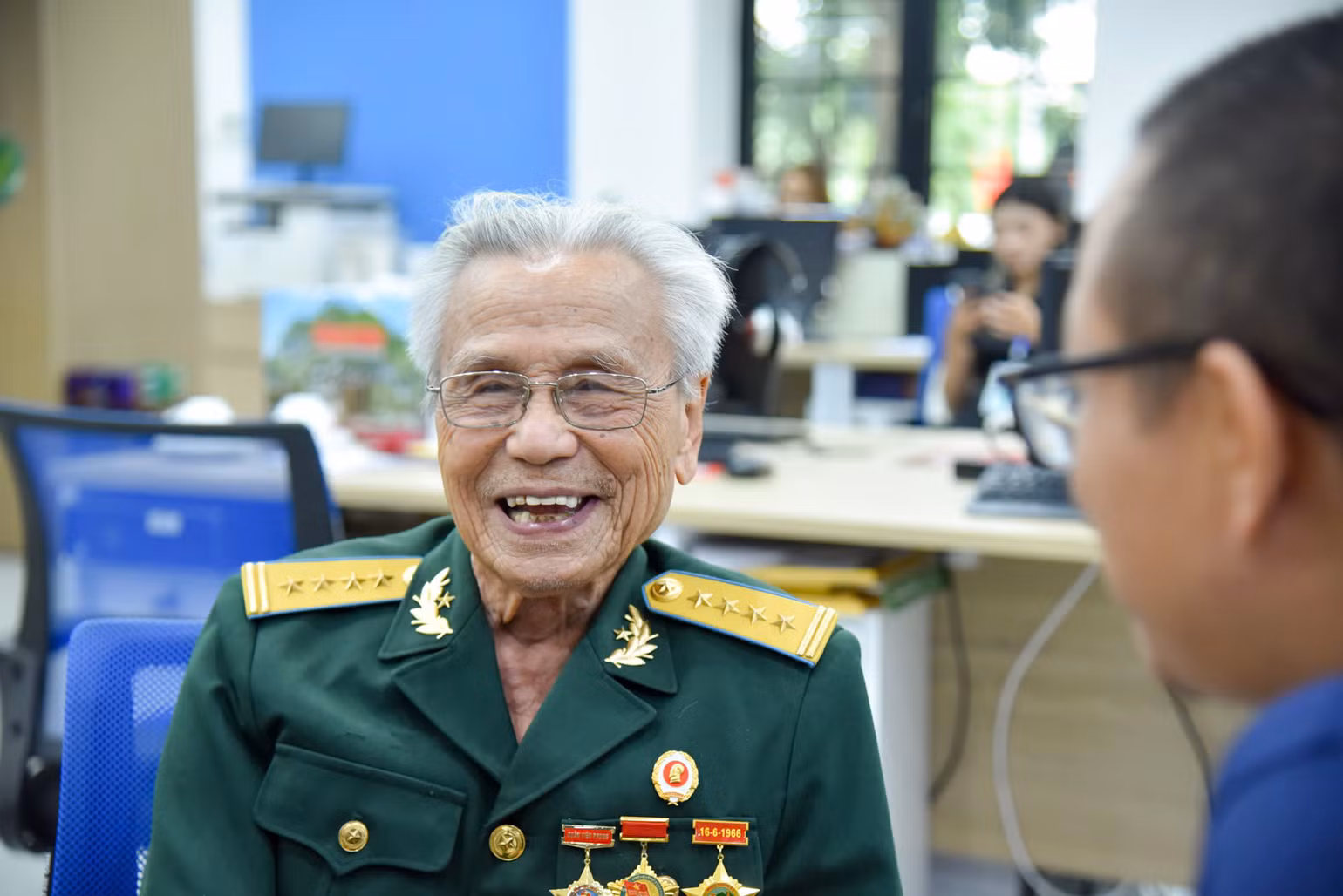 Đại tá Lê Văn Tính chia sẻ cảm xúc trong những ngày tháng 10 lịch sử.