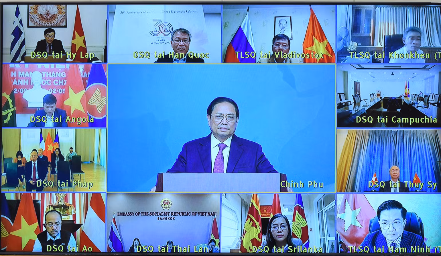 Hội nghị được kết nối tới 93 điểm cầu truyền hình.