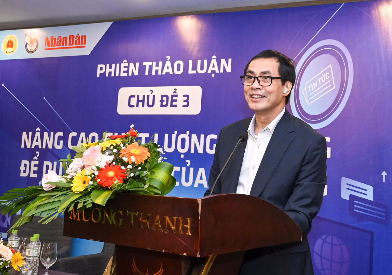 Nhà báo Hữu Việt, Vụ trưởng, Trưởng Ban Văn hóa-Văn nghệ, Báo Nhân Dân phát biểu đề dẫn hội thảo. (Ảnh: Duy Linh)