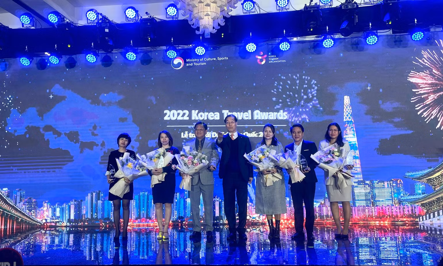 Vinh danh các đơn vị lữ hành Việt Nam có thành tích du lịch Hàn Quốc xuất sắc trong năm 2022. Vinh danh các đơn vị lữ hành Việt Nam có thành tích du lịch Hàn Quốc xuất sắc trong năm 2022.