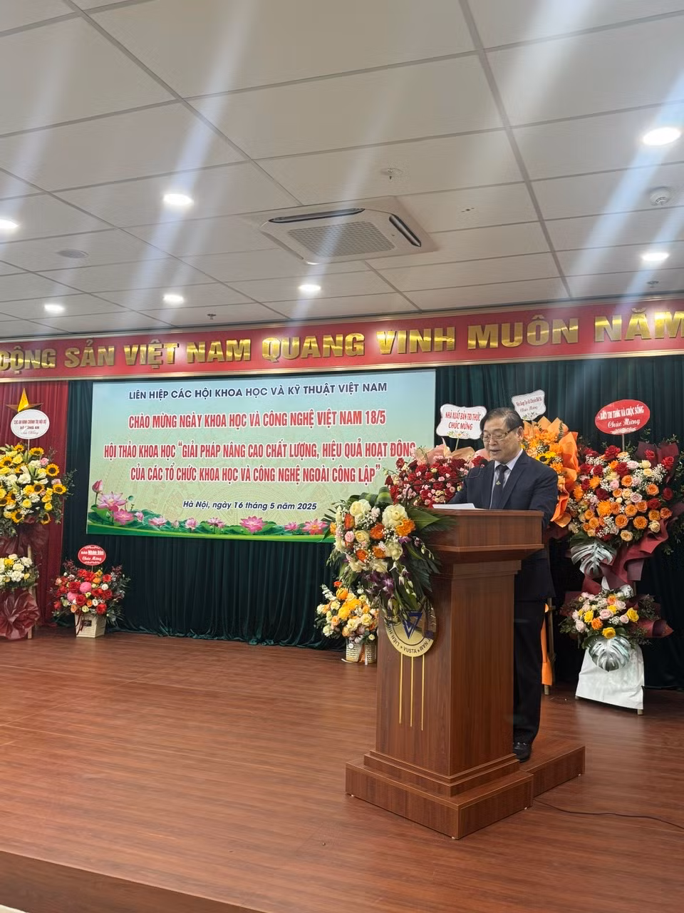 Tiến sĩ Phan Xuân Dũng, Chủ tịch Liên hiệp các Hội Khoa học và kỹ thuật Việt Nam phát biểu khai mạc hội thảo. (Ảnh :PV)