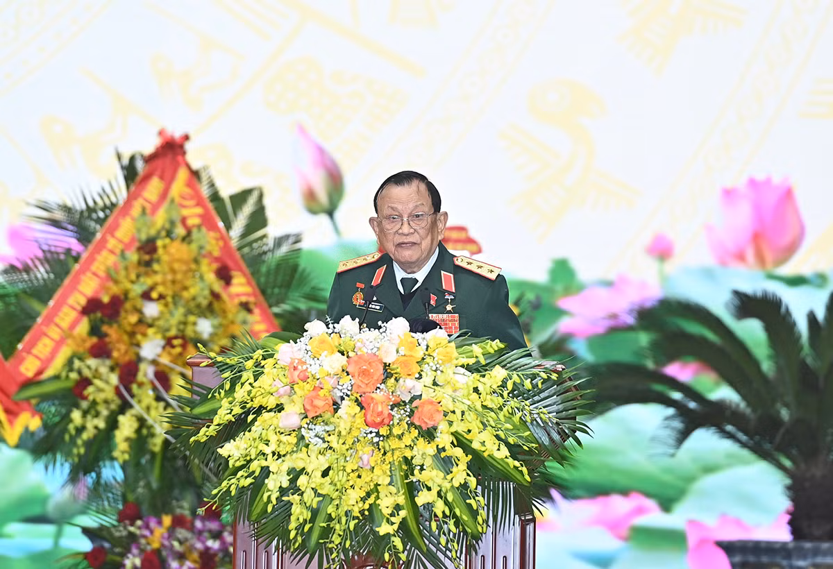 Chủ tịch Hội Cựu chiến binh Việt Nam khóa VI Nguyễn Văn Được đọc diễn văn khai mạc đại hội. Chủ tịch Hội Cựu chiến binh Việt Nam khóa VI Nguyễn Văn Được đọc diễn văn khai mạc đại hội.