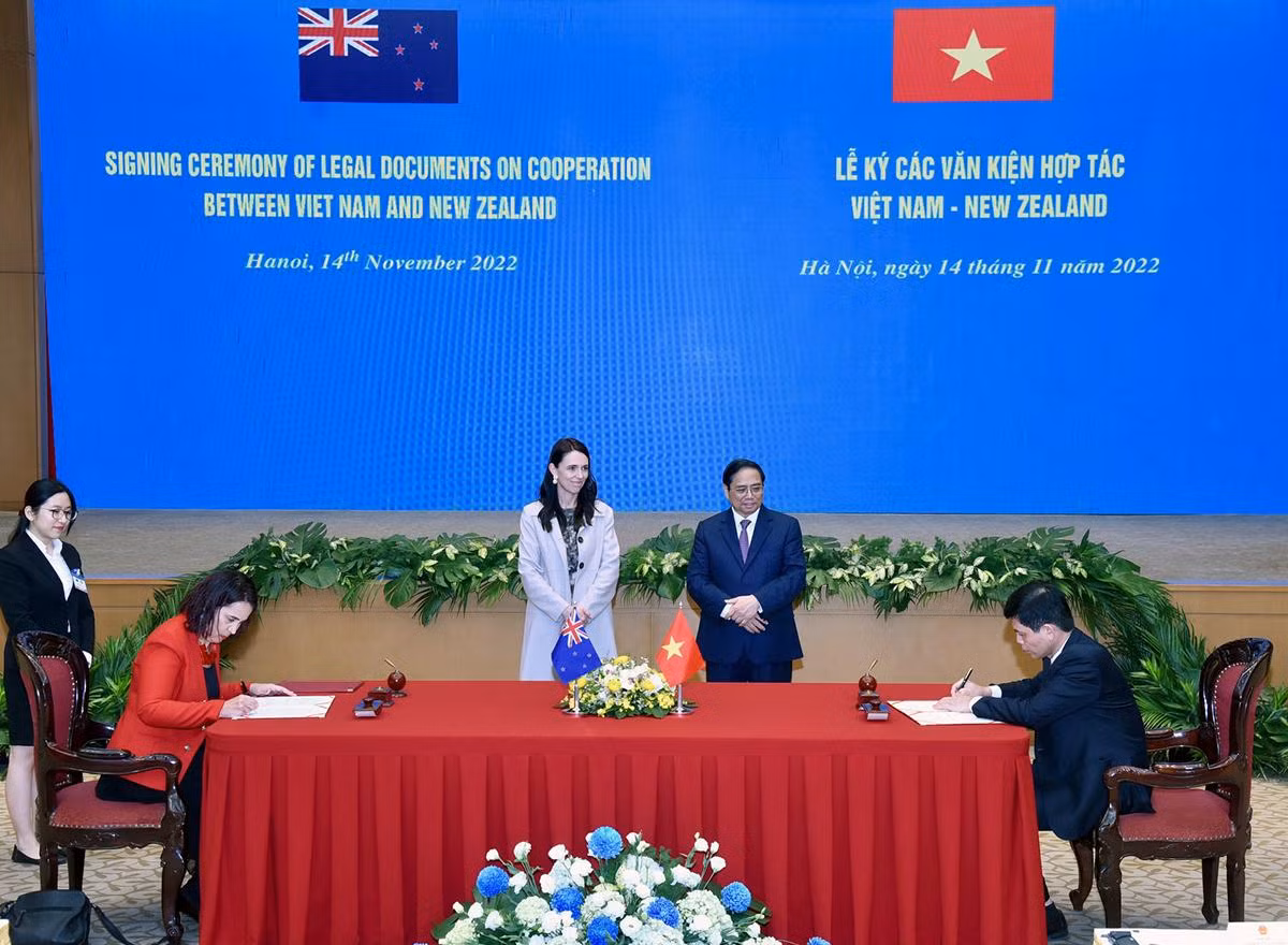 [Ảnh] Thủ tướng Phạm Minh Chính và Thủ tướng New Zealand Jacinda Ardern gặp gỡ báo chí ảnh 9