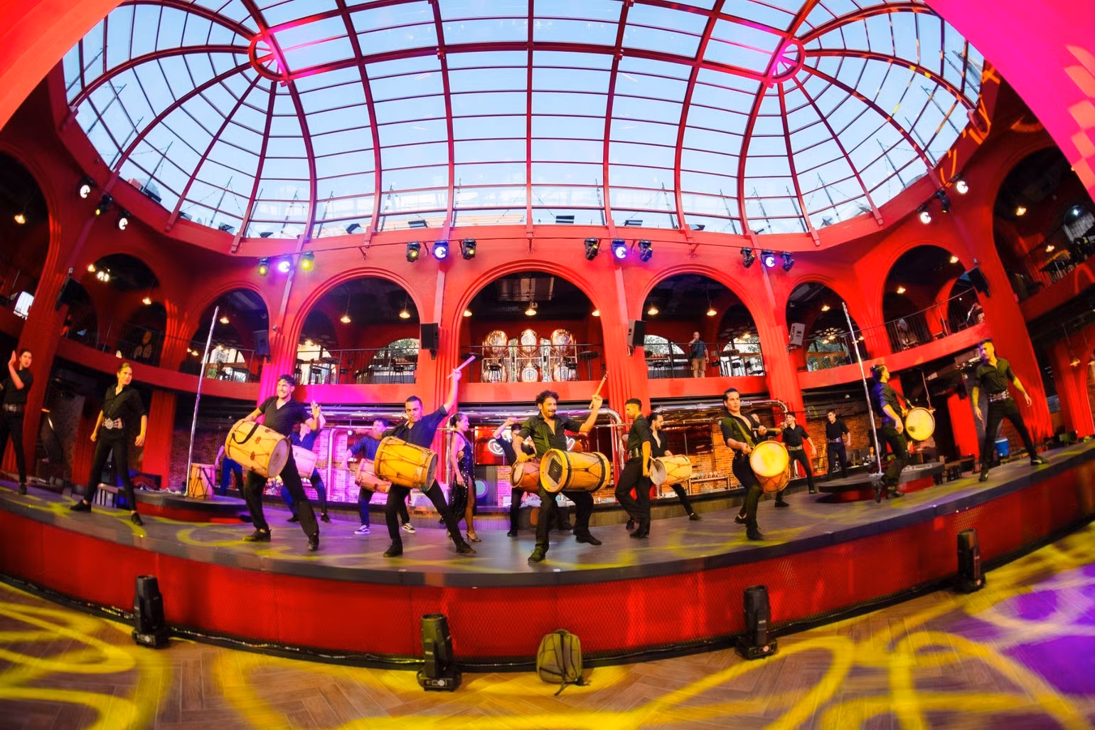 Sun Bavaria Bistro cùng những show diễn sôi động đang “hớp hồn” du khách khi đến với Phú Quốc. Sun Bavaria Bistro cùng những show diễn sôi động đang “hớp hồn” du khách khi đến với Phú Quốc.